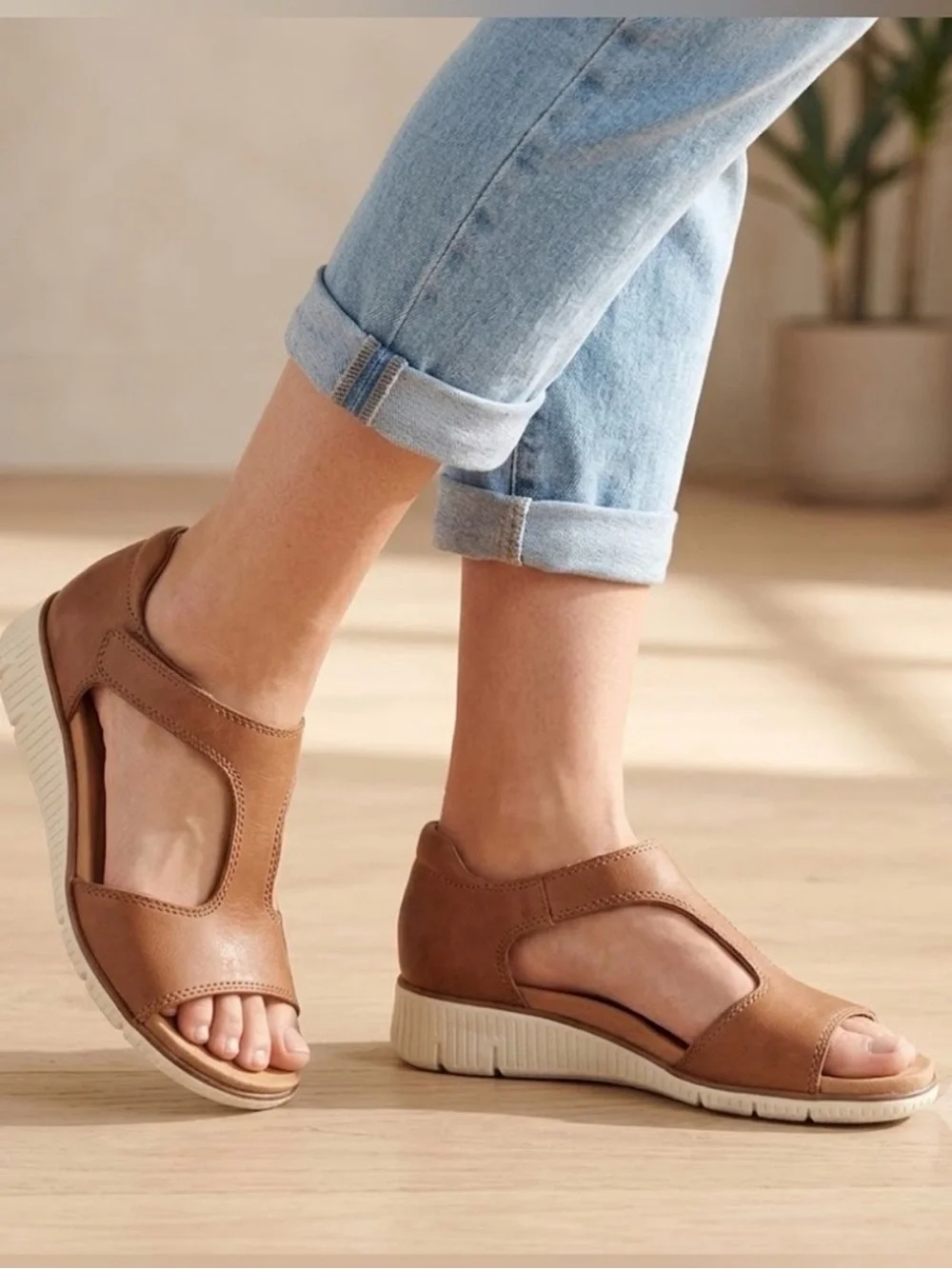 Nurture by Lamaze Cognac Open-Arch Comfort Sandals, women’s size 7 brown shoe